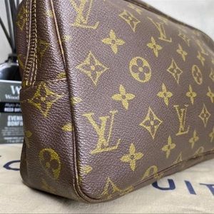 Louis Vuitton Trousse 28 in good condition!